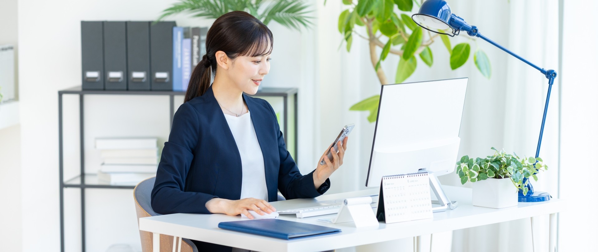 サンクスカードアプリで中途社員が職場になじむ様子